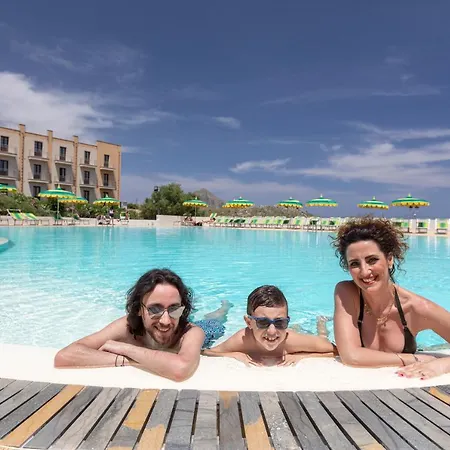 מלון Zina Family קוסטונאצ'י