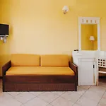 Zina Family Отель Кустоначи