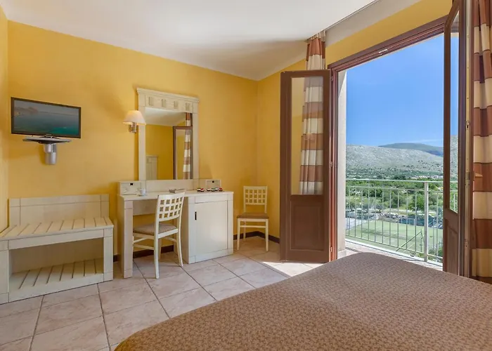 Hotel Zina Family 4*